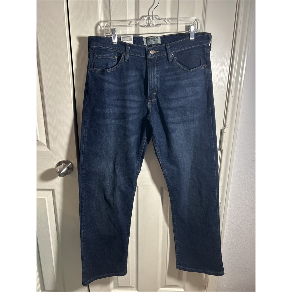 NWT! Wrangler Authentics Straight Leg Medium Wash Denim Mens Jeans 34X30 ZM200FD